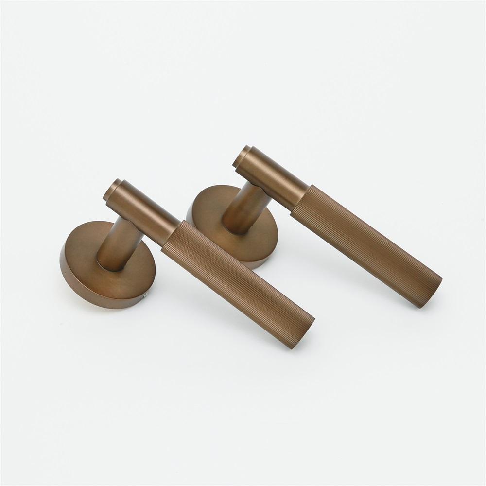 Ribbed Knurled Door Knobs