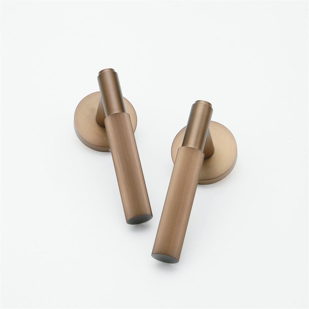 Ribbed Knurled Door Knobs