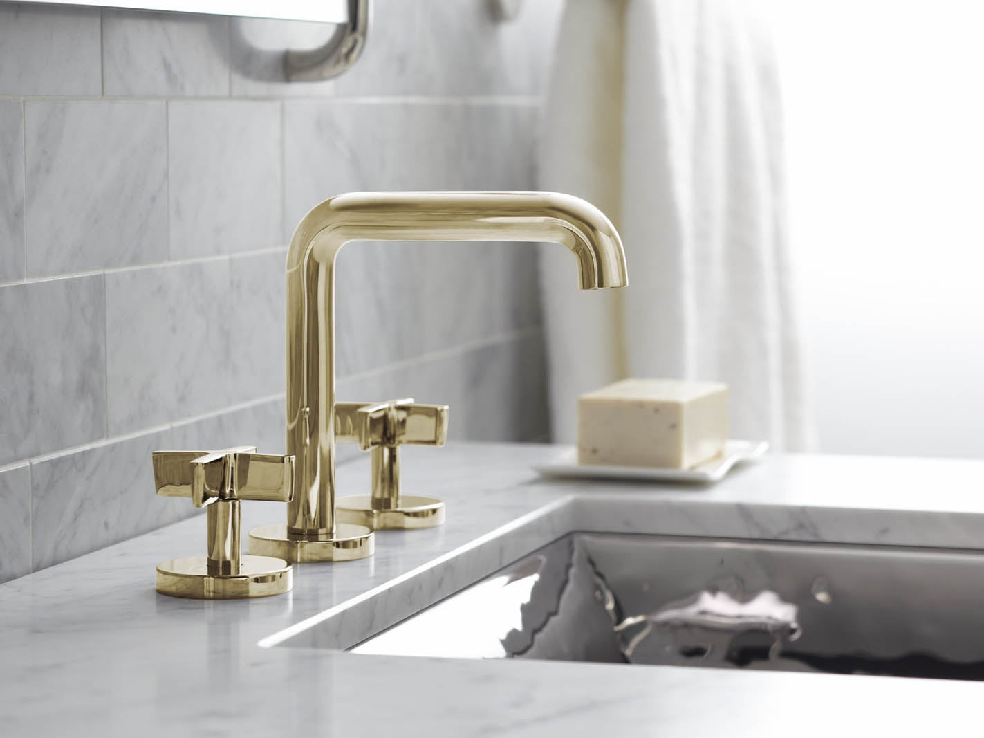 Faucets & Kitchen Accessories